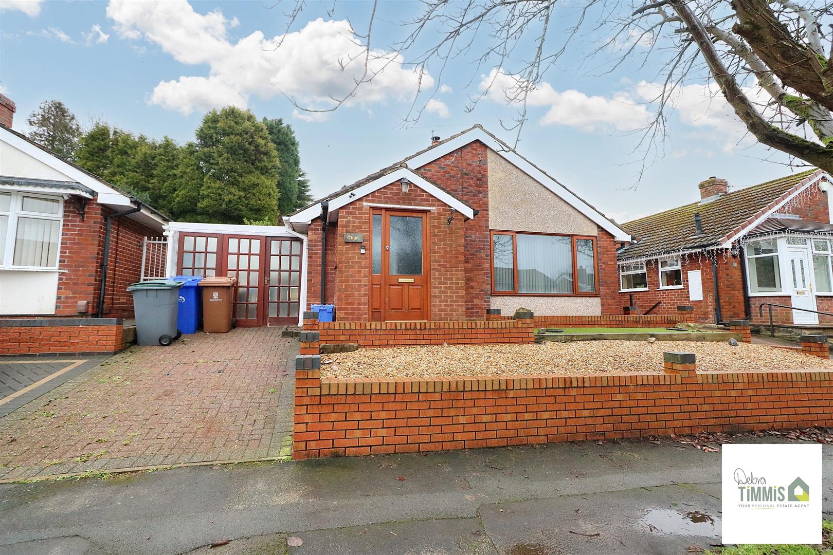 2 bed property in Fielden Close, Stoke-On-Trent